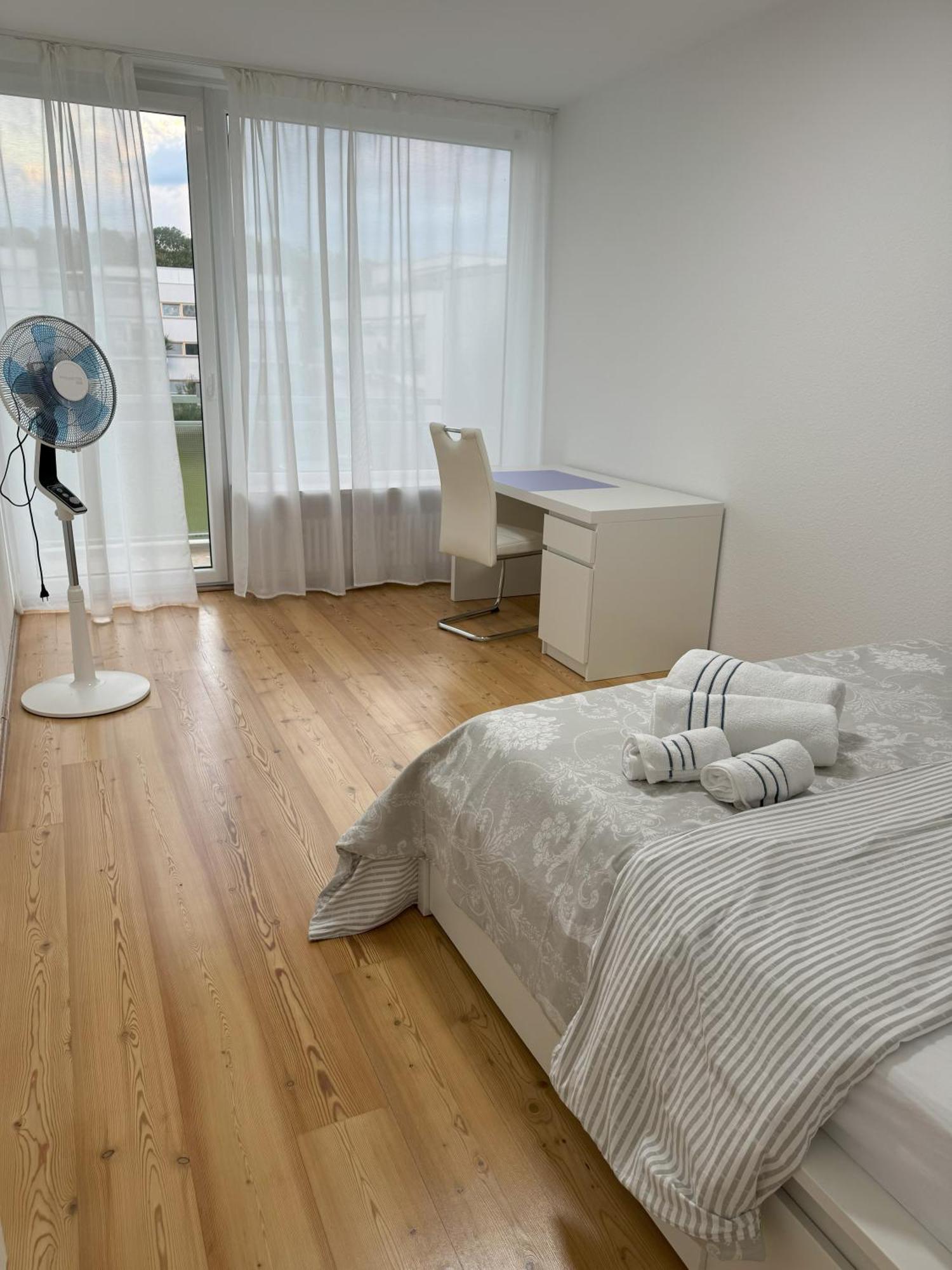 Appartement Sunny With Pool Access München